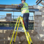youngman trade 6 tread heavy duty fibreglass stepladder 4