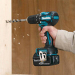 makita 18v combi drill lxt kit inc. 3ah battery free 22 piece bit set